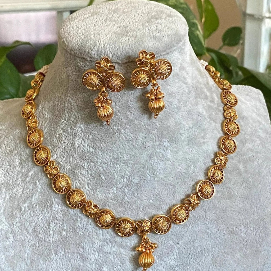 Simple Indian Jewelry Set Gold Pachi Kundan Indian Asian Medium