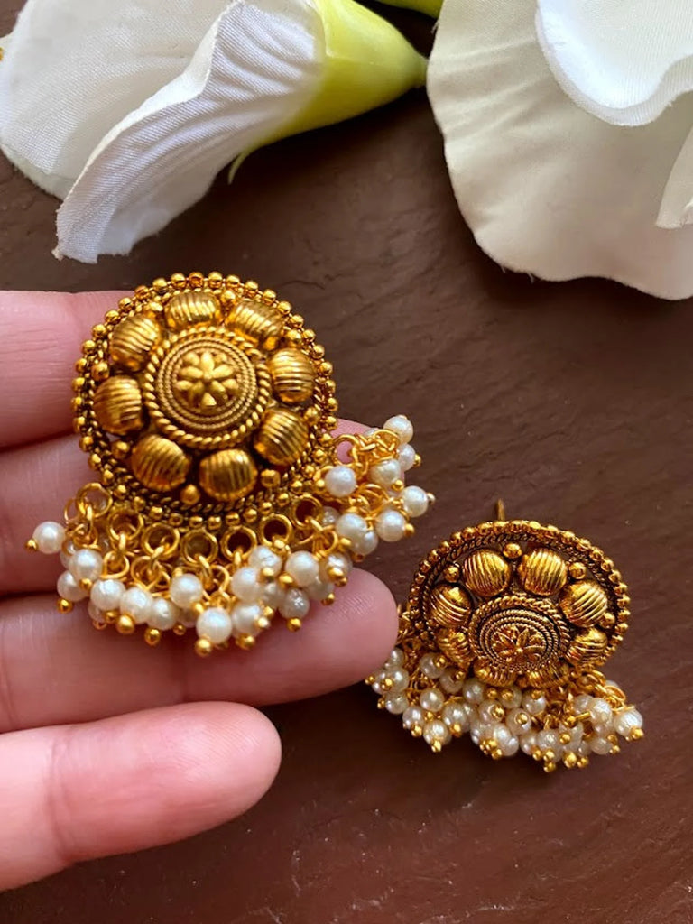 9 Latest Temple Jewellery Jhumka Designs for Traditional Look | Temple  jewellery, Gold jhumka earrings, Temple jewellery earrings