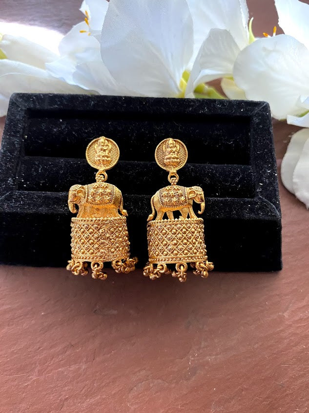 Amazon.com: Tarinika Antique Gold Plated Utash Jhumkas with Temple Design -  Indian Earrings for Women and Girls Perfect for Ethnic Occasions |  Traditional Indian Earrings | 1 Year Warranty*: Clothing, Shoes & Jewelry